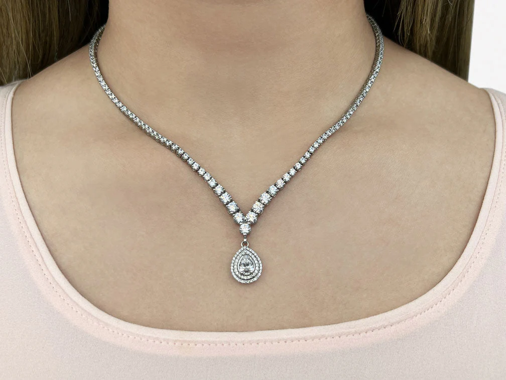 4 Prong Graduated V Diamond Necklace with 8.19 ct.(finished) - Image 3