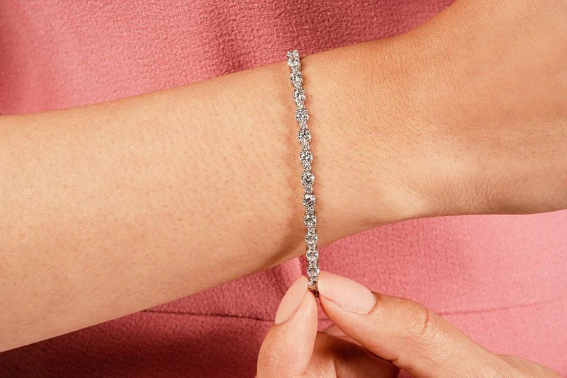 Alternating Lab-Grown Diamond Tennis Bracelet with 7.86 ct.(finished) 2.2mm, 4mm - Image 3