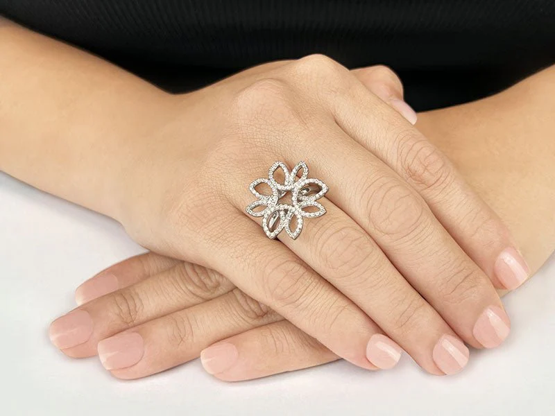 Bold Diamond Flower Ring In Lab-Grown Diamond with 0.68 ct.(finished) 1mm, 1.1mm, 1.2mm - Image 3