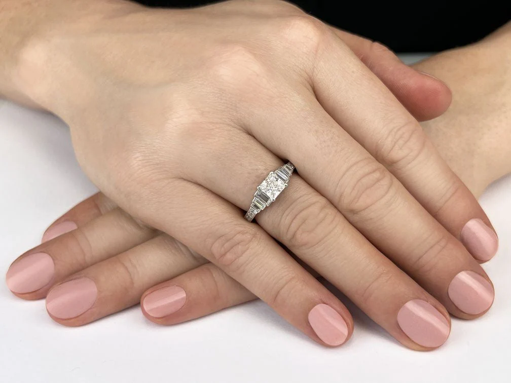 Captivating Love Lab-Grown Diamond Engagement Ring with 1.39 ct. (0.50 ct. center diamond) - Image 3
