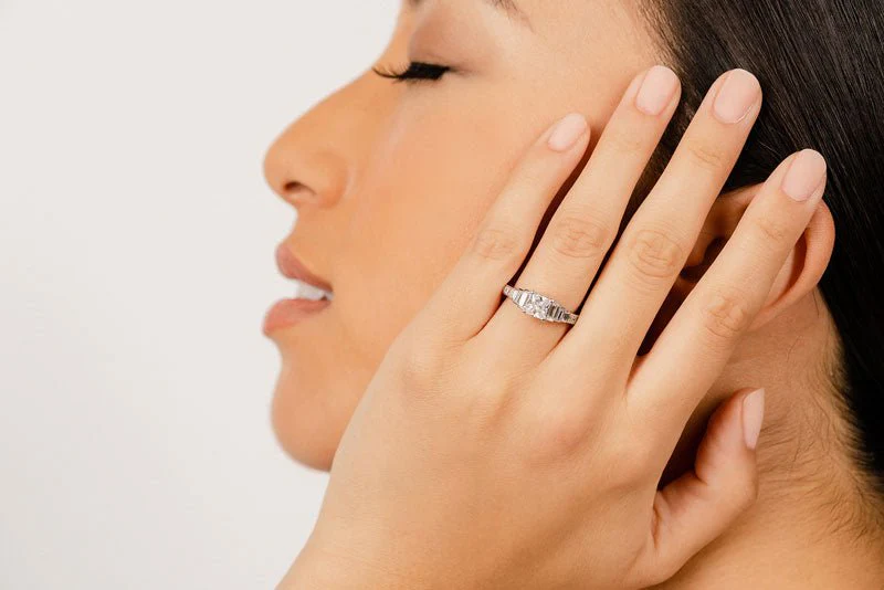 Captivating Love Lab-Grown Diamond Engagement Ring with 1.39 ct. (0.50 ct. center diamond) - Image 4