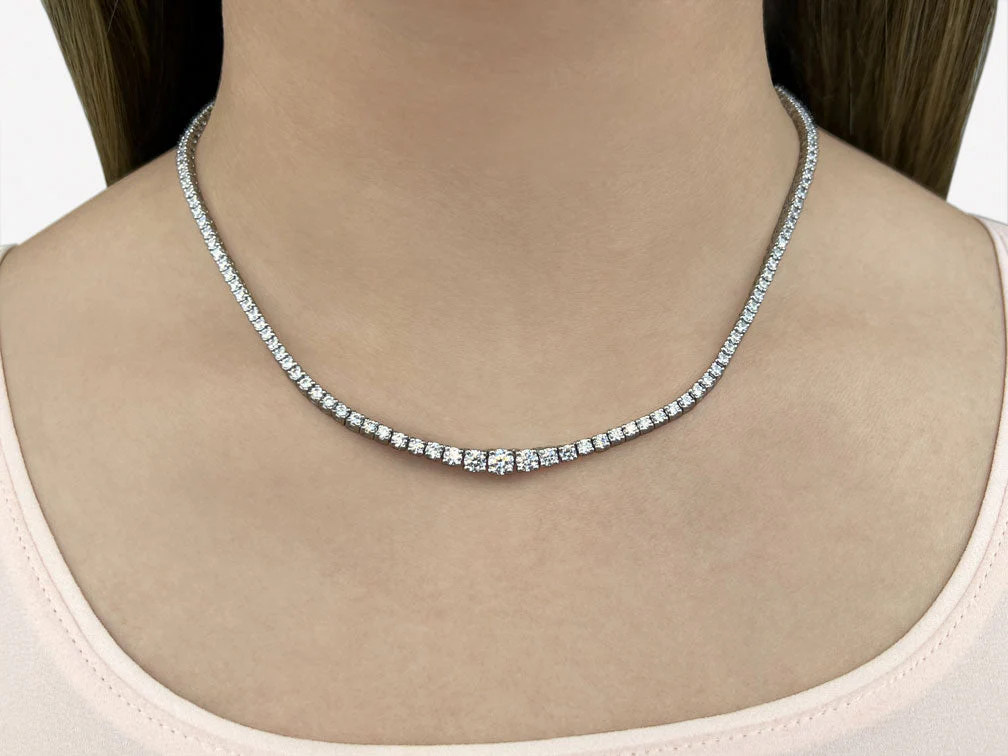 Classic Graduated Strand Of Lab-Grown Diamond with 10.00 ct.(finished) - Image 3