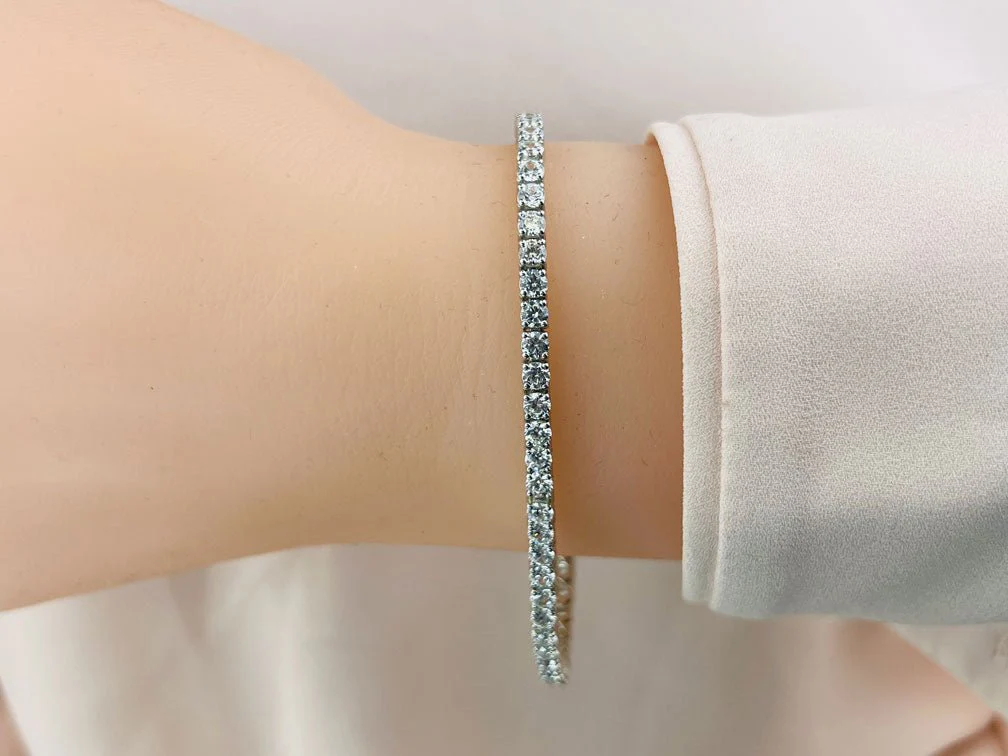 Classic Prong Set Diamond Bangle with 2.48 ct.(finished) 2mm - Image 3