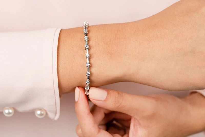 Classic Solid Rectangle Link Lab-Grown Diamond Bracelet with 1.51 ct.(finished) 2.4mm - Image 3