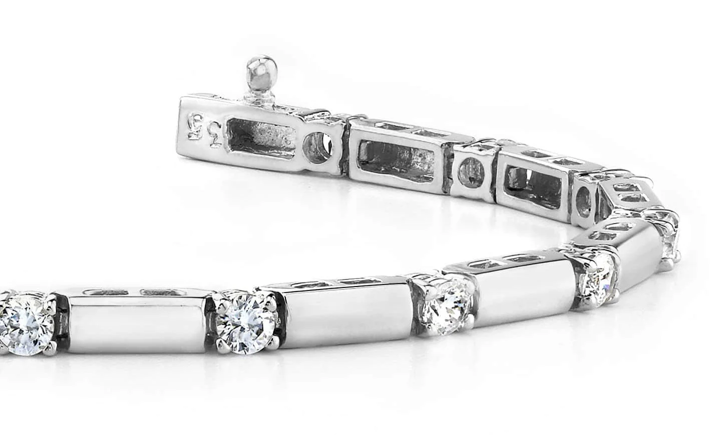 Clean Design Diamond And Bar Lab-Grown Diamond Bracelet with 2.99 ct.(finished) 4.0mm