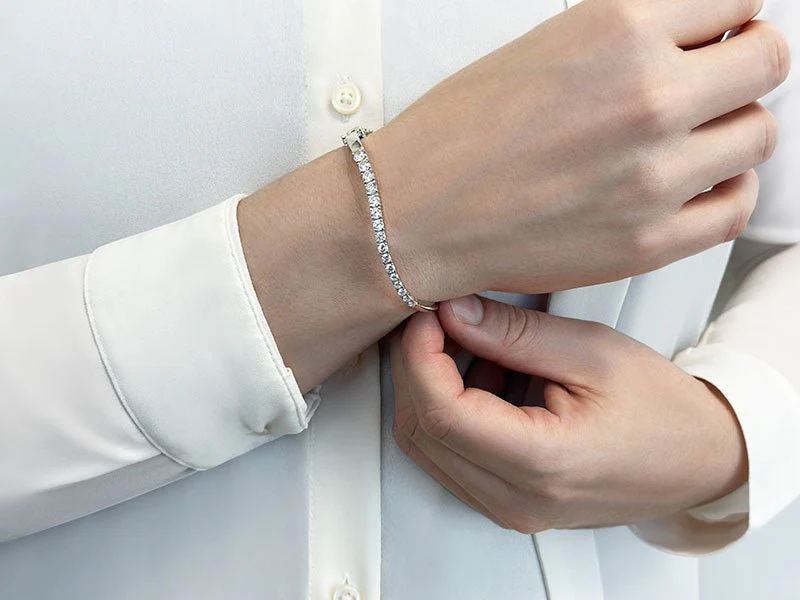 Curved Diamond Journey Bangle Diamond  with 1.97 ct.(finished) - Image 3