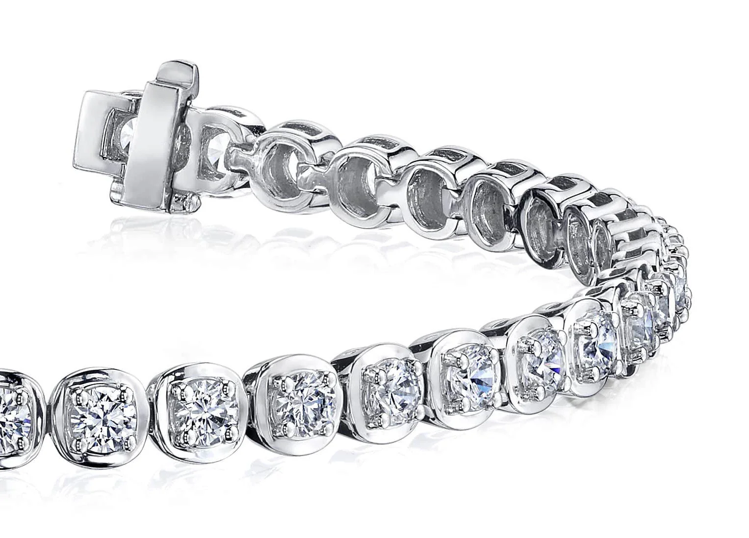 Cushion Inspired Round Lab-Grown Diamond Bracelet with 4.10 ct.(finished) 3mm