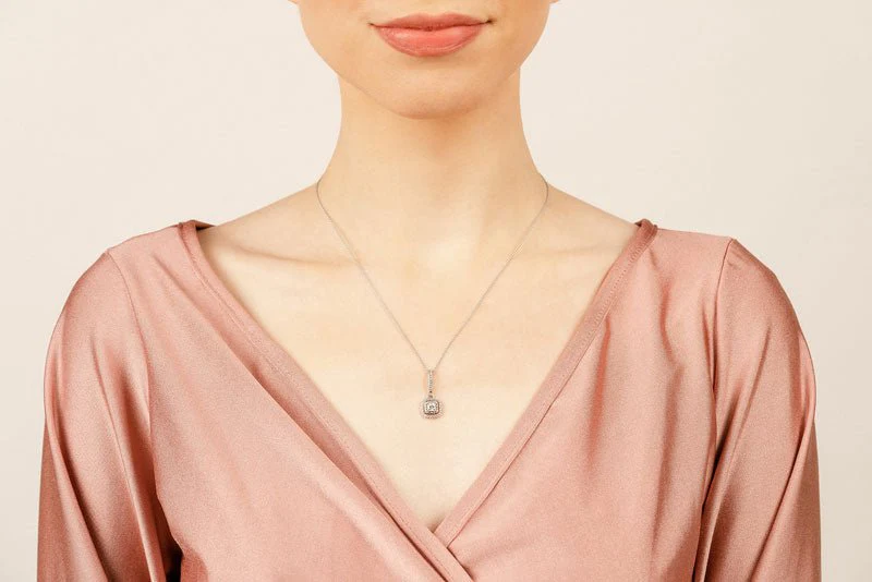 Day To Night Diamond Drop Pendant with 0.75 ct. (0.40 ct. center diamond) - Image 4