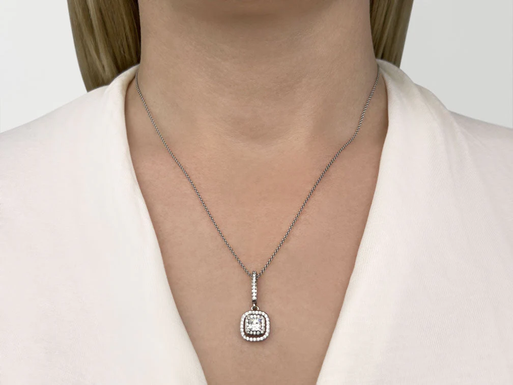 Day To Night Diamond Drop Lab-Grown Diamond Pendant with 0.75 ct. (0.40 ct. center diamond) - Image 3
