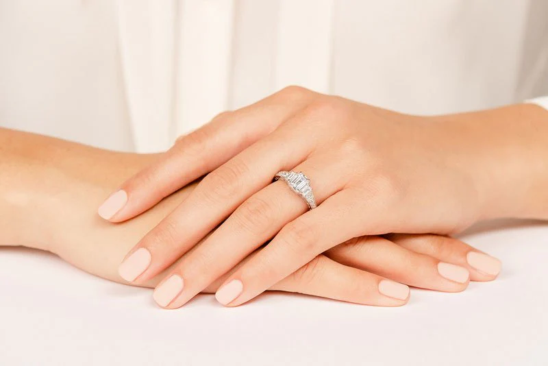 Dazzling Diamond Bridal Set With Side Stones Diamond with 2.78 ct. (1.50 ct. center diamond) - Image 5