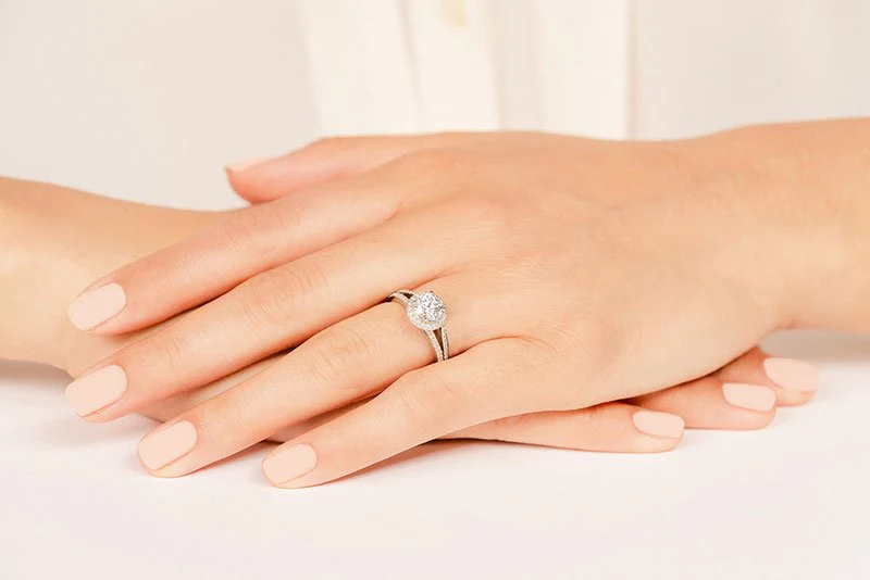 Elegant Split Shank Lab-Grown Diamond Engagement Ring with 0.94 ct. (0.50 ct. center diamond) - Image 3
