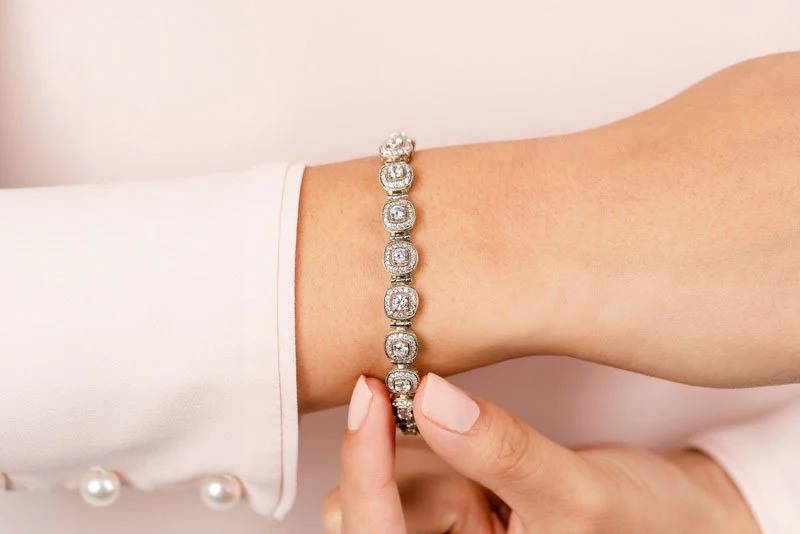 Fanciful Round Diamond Bracelet With Tube Links Diamond with 2.86 ct.(finished) 1mm, 2.5mm - Image 4