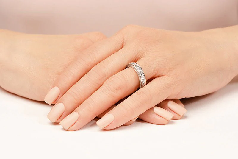 Glamorous Princess And Round Lab-Grown Diamond Anniversary Ring with 1.65 ct.(finished) 1.1mm, 2.5mm - Image 3