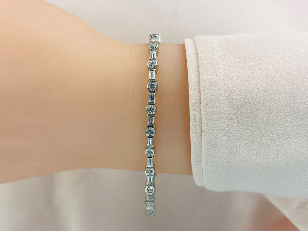 Half Bezel And Channel Set Diamond Bracelet with 2.08 ct.(finished) 2.7x1.4mm, 2mm - Image 3