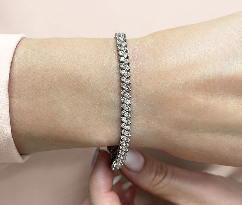Italic Diamond Tennis Diamond Bracelet with 3.96 ct.(finished) 2mm - Image 3