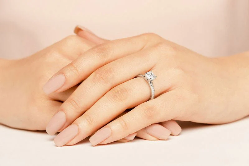 Lovely Cushion Cut Diamond Engagement Ring with 1.71 ct. (1.50 ct. center diamond) - Image 3
