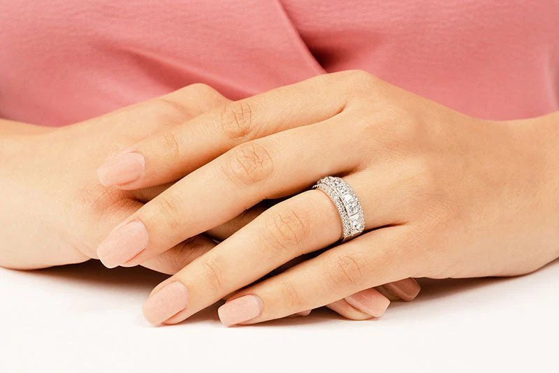 Luxurious Princess Cut Diamond Frame Ring Lab-Grown Diamond  with 1.23 ct.(finished) 1.1mm, 2.5mm - Image 3
