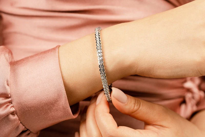 Pillow Bezel Set Diamond Tennis Bracelet with 6.10 ct.(finished) 3.25mm - Image 4