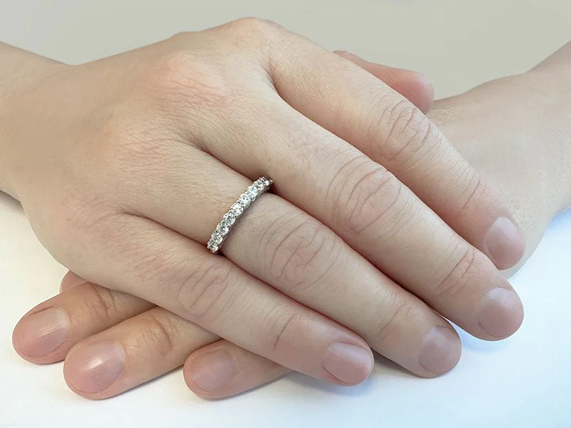 Prong Set ab-Grown Diamond  Band with 0.36 ct.(finished) 2mm - Image 3