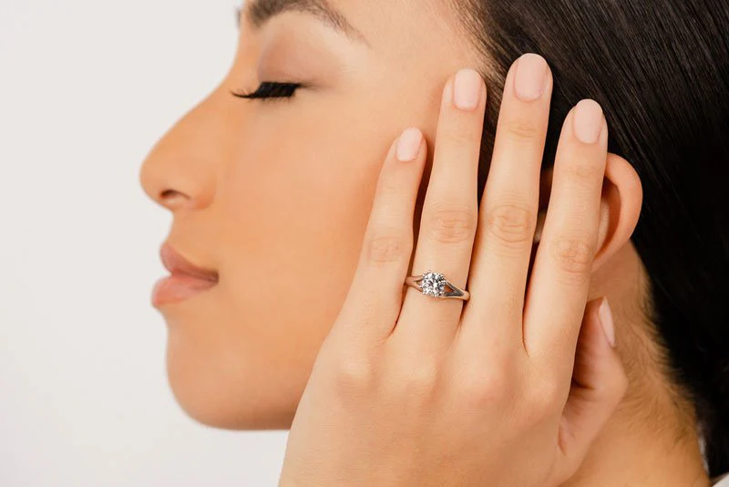 Round Brilliant Cut Eight Prongs Solitaire Diamond Engagement Ring with 2.00 ct.(finished) 8.2mm - Image 4