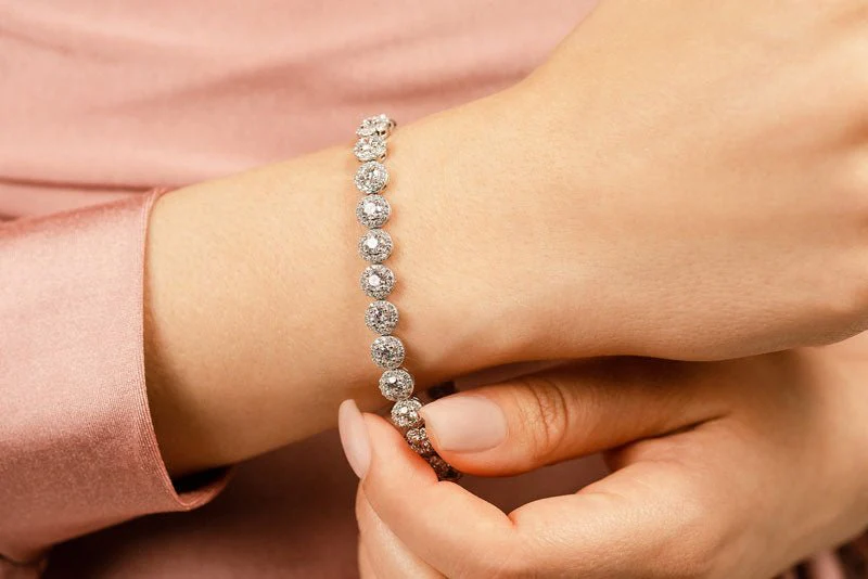 Round Halo Diamond Bracelet with 9.20 ct.(finished) 1.2mm, 4mm - Image 4