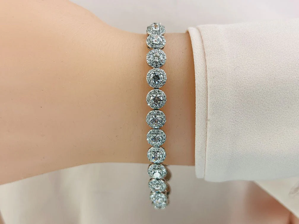 Round Halo Lab-Grown Diamond Bracelet with 5.37 ct.(finished) 1mm, 3.2mm - Image 3