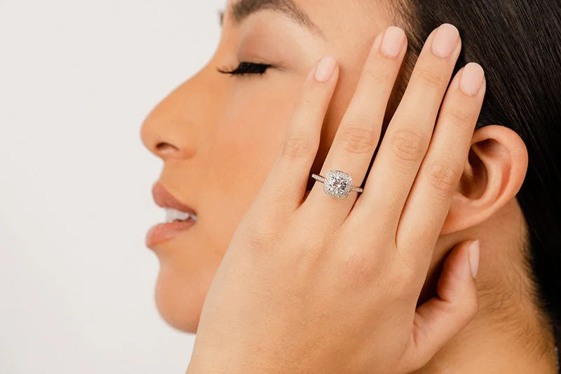 Round Halo Diamond Engagement Ring with 1.66 ct. (1.25 ct. center diamond) - Image 4