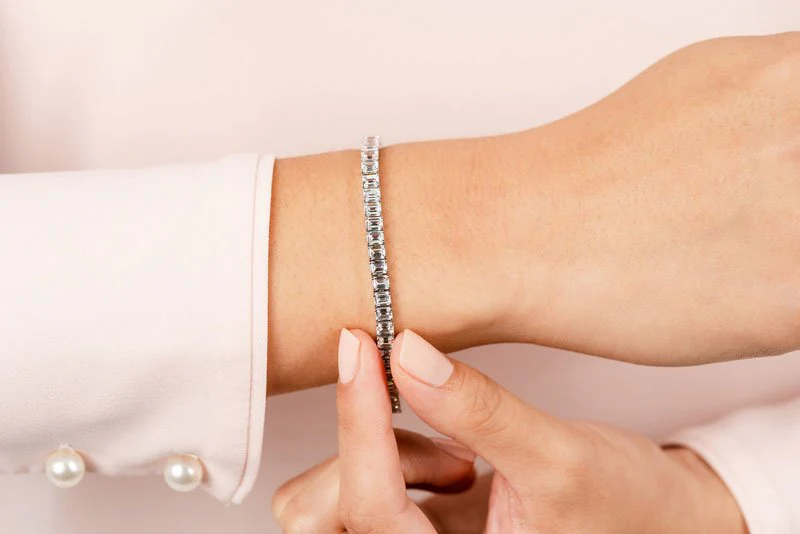 Sparkling Emerald Cut Lab-Grown Diamond Bracelet with 12.40 ct.(finished) 3.4x2.6mm - Image 3