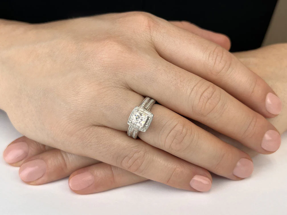 Splendid Princess Cut Bridal Set Diamond  with 2.59 ct. (1.50 ct. center diamond) - Image 3