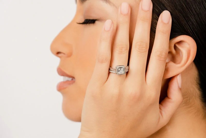 Splendid Princess Cut Bridal Set Diamond  with 2.59 ct. (1.50 ct. center diamond) - Image 4