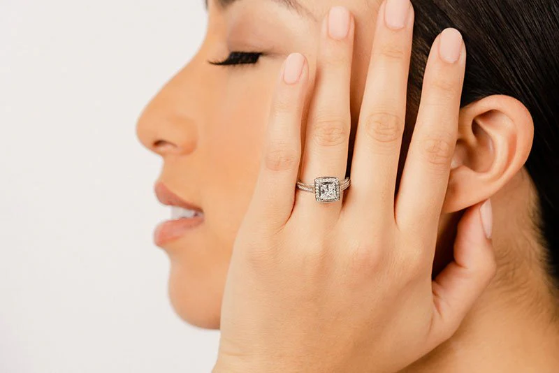 Splendid Princess Cut Lab-Grown Diamond Engagement Ring with 1.67 ct. (1.00 ct. center diamond) - Image 4