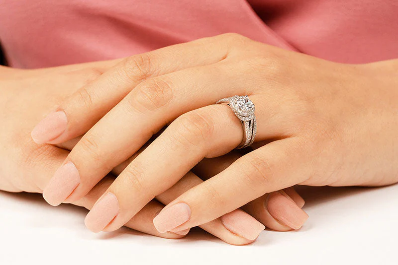 Split Shank Cushion Cut Lab-Grown Diamond Bridal Set with 1.30 ct. (0.50 ct. center diamond) - Image 5